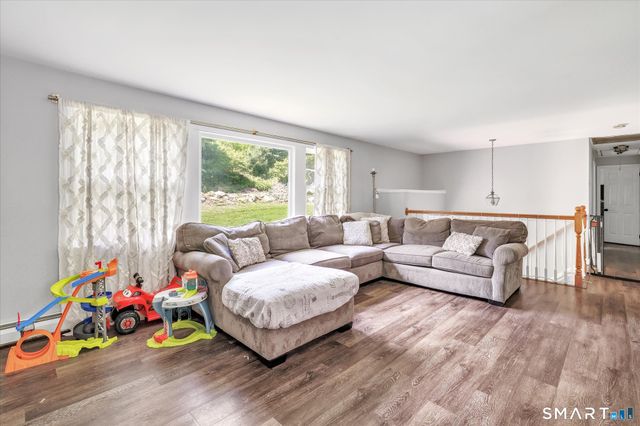 119 Freeman Road, Oxford, CT 06478