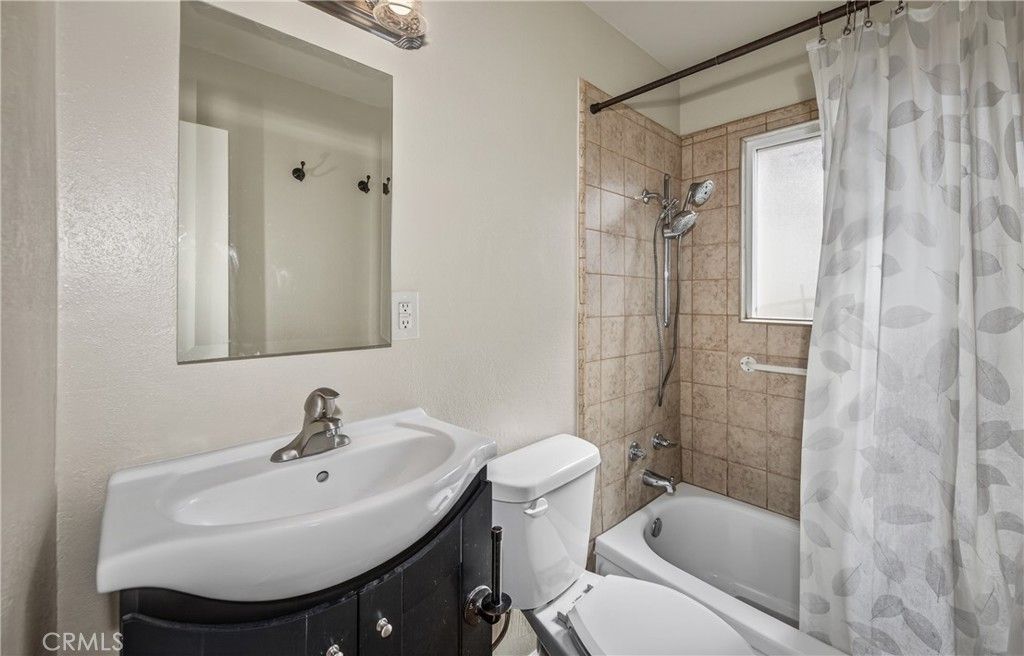 Image 14 of property listing at 48 N Center Street, Redlands, CA 92373