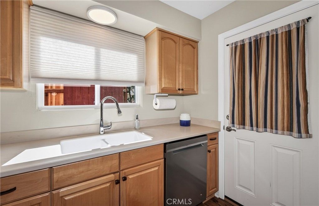 Image 9 of property listing at 48 N Center Street, Redlands, CA 92373