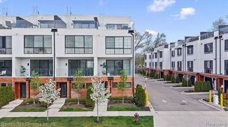 533 E Harrison Avenue 35, Royal Oak, MI 48067