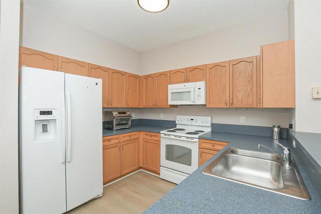 649 NE Bent Paddle Lane, Port St. Lucie, FL 34983