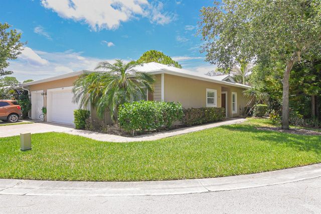 649 NE Bent Paddle Lane, Port St. Lucie, FL 34983