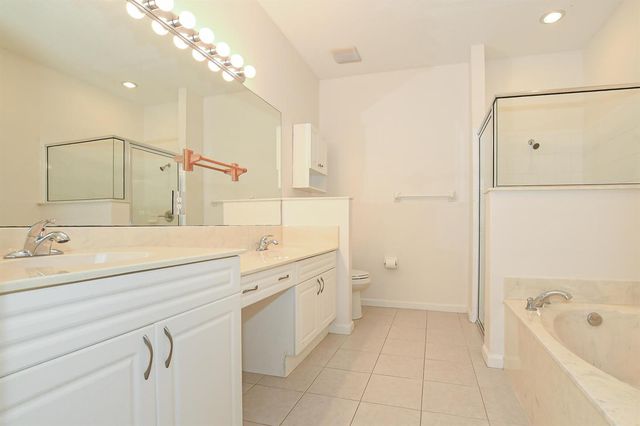 649 NE Bent Paddle Lane, Port St. Lucie, FL 34983
