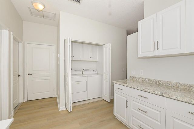 649 NE Bent Paddle Lane, Port St. Lucie, FL 34983