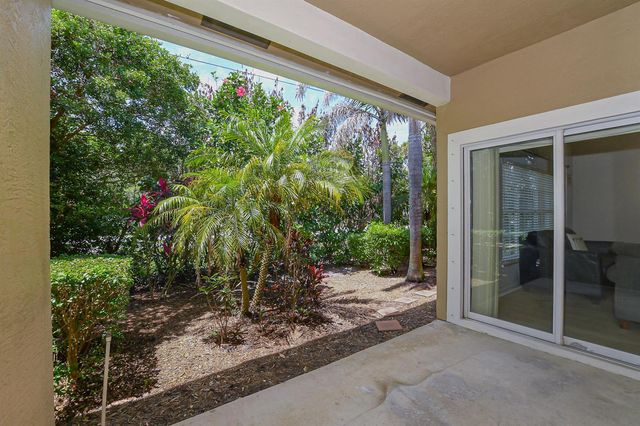 649 NE Bent Paddle Lane, Port St. Lucie, FL 34983