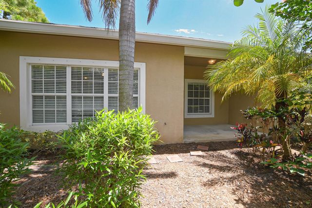649 NE Bent Paddle Lane, Port St. Lucie, FL 34983