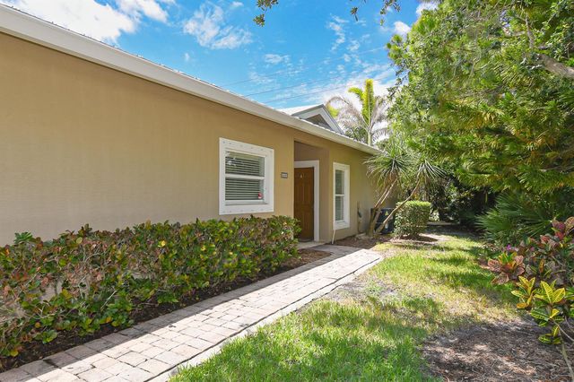 649 NE Bent Paddle Lane, Port St. Lucie, FL 34983