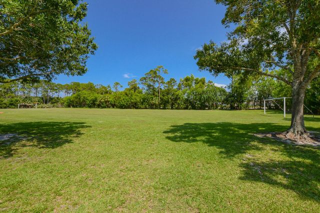 649 NE Bent Paddle Lane, Port St. Lucie, FL 34983