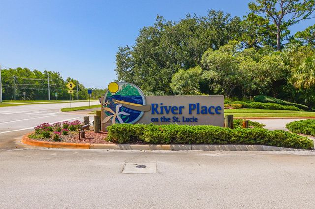649 NE Bent Paddle Lane, Port St. Lucie, FL 34983
