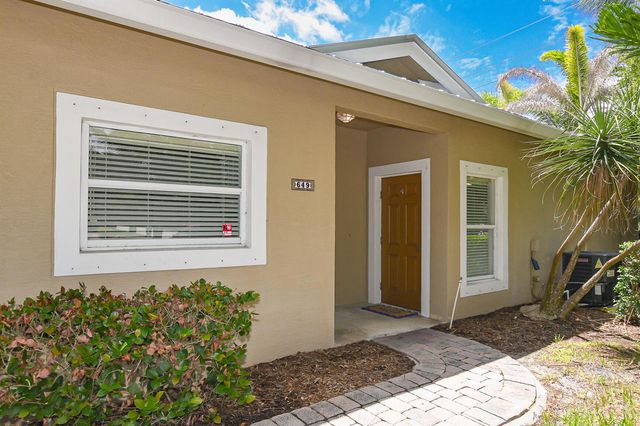 649 NE Bent Paddle Lane, Port St. Lucie, FL 34983