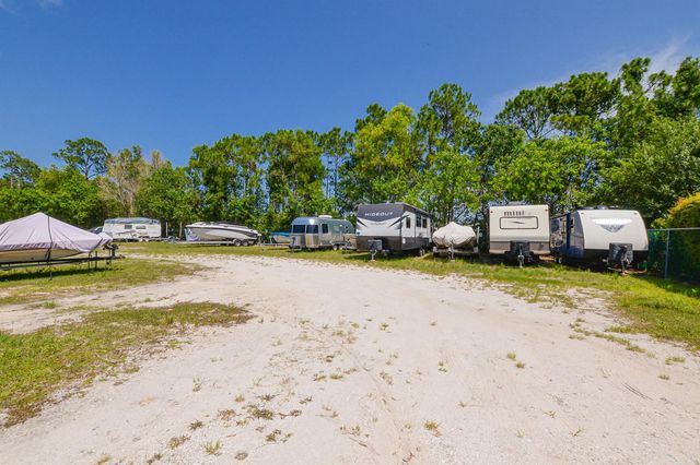 649 NE Bent Paddle Lane, Port St. Lucie, FL 34983