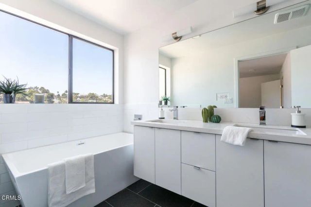 2172 Clifford Street, Los Angeles, CA 90026