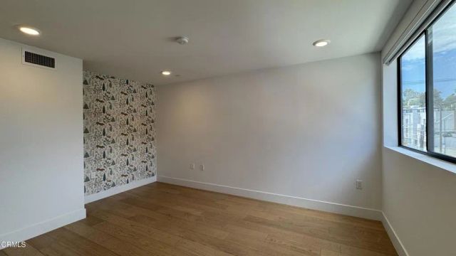 2172 Clifford Street, Los Angeles, CA 90026