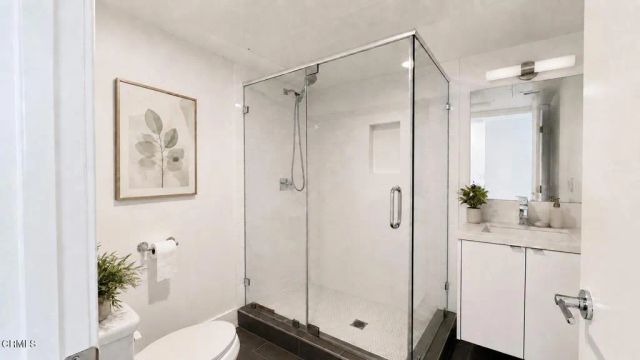 2172 Clifford Street, Los Angeles, CA 90026