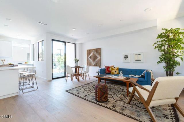 2172 Clifford Street, Los Angeles, CA 90026