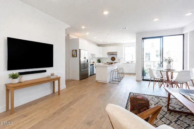 2172 Clifford Street, Los Angeles, CA 90026
