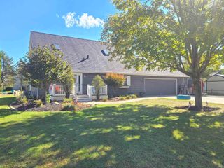 18 EMS D22b Lane, Syracuse, IN 46567