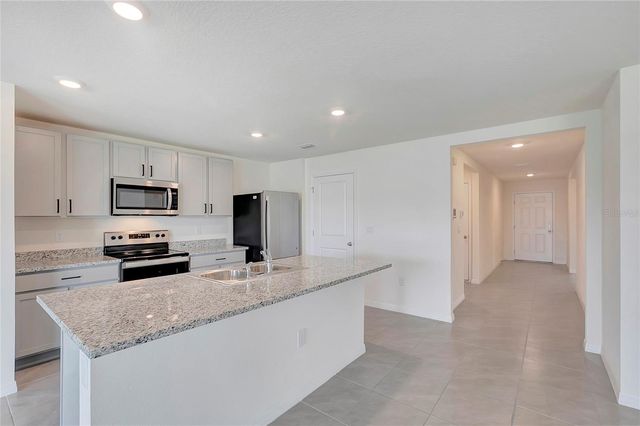810 ACE OUTLAW AVENUE, Ruskin, FL 33570