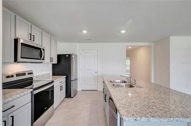 810 ACE OUTLAW AVENUE, Ruskin, FL 33570