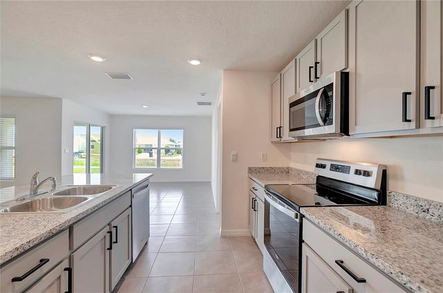 810 ACE OUTLAW AVENUE, Ruskin, FL 33570