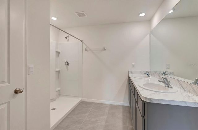 810 ACE OUTLAW AVENUE, Ruskin, FL 33570