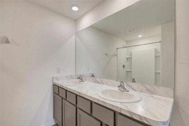 810 ACE OUTLAW AVENUE, Ruskin, FL 33570