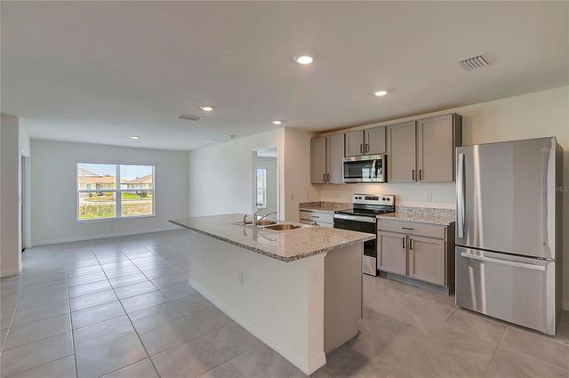 810 ACE OUTLAW AVENUE, Ruskin, FL 33570