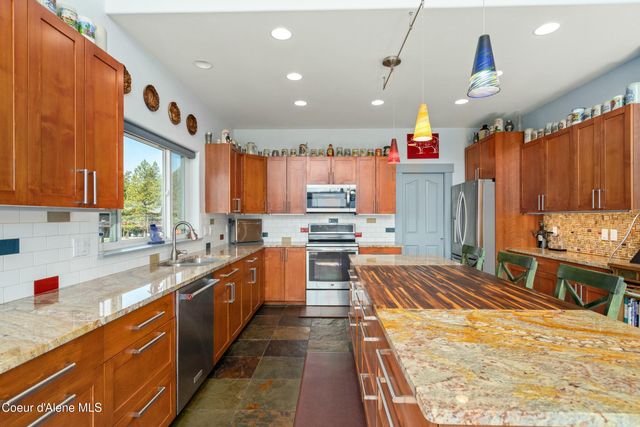 16659 Waller Rd, Bayview, ID 83803