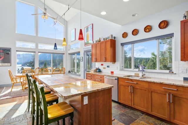 16659 Waller Rd, Bayview, ID 83803