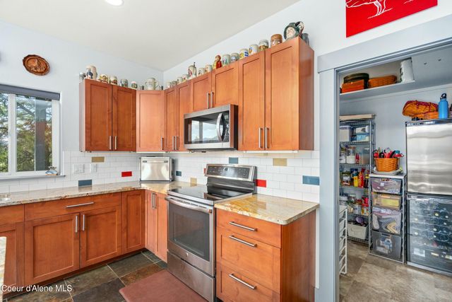 16659 Waller Rd, Bayview, ID 83803