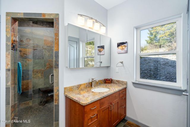 16659 Waller Rd, Bayview, ID 83803