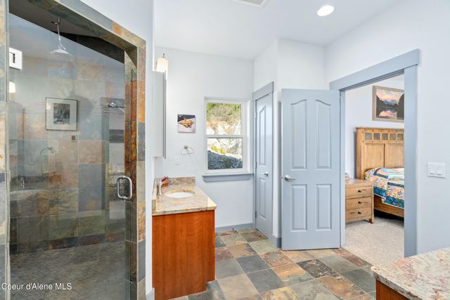 16659 Waller Rd, Bayview, ID 83803
