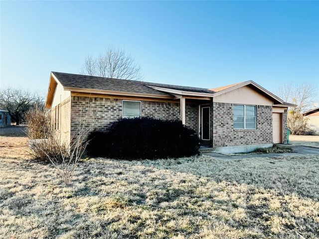 1134 N Seaman Street, Eastland, TX 76448