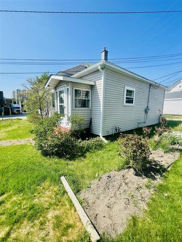 404 W Court Street, Ludington, MI 49431