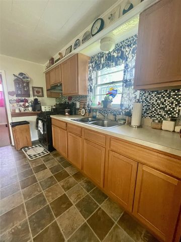 404 W Court Street, Ludington, MI 49431