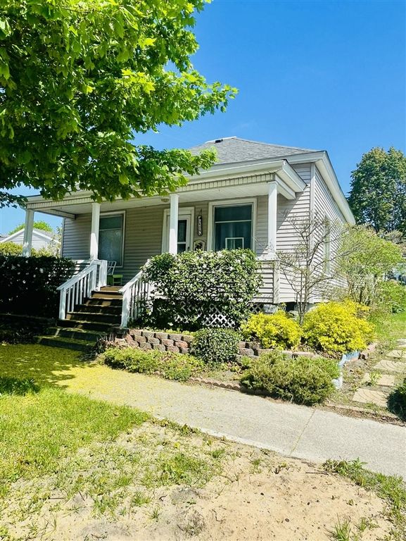 404 W Court Street, Ludington, MI 49431