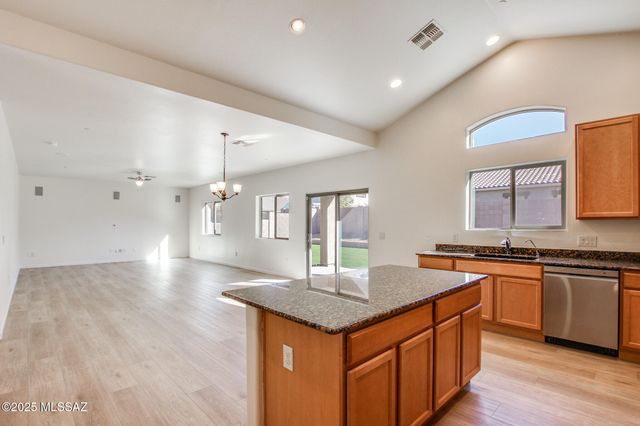 8727 W Denstone Road, Marana, AZ 85653