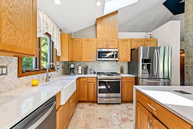24026 W Oakwood LANE, Kansasville, WI 53139