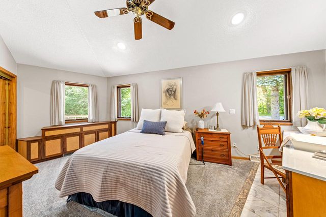 24026 W Oakwood LANE, Kansasville, WI 53139