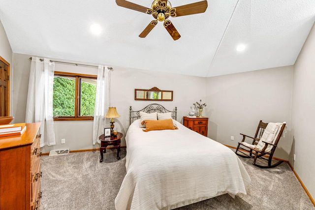 24026 W Oakwood LANE, Kansasville, WI 53139