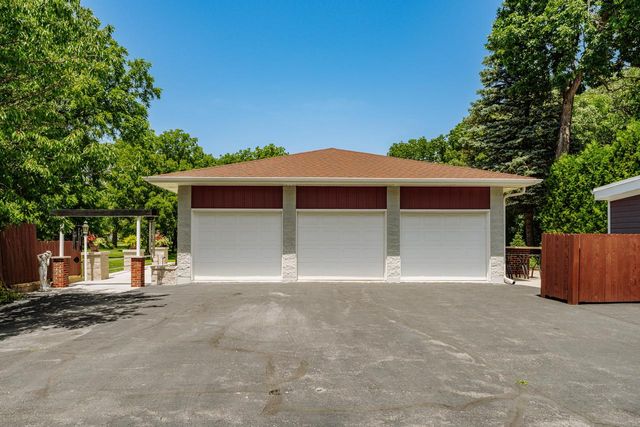24026 W Oakwood LANE, Kansasville, WI 53139