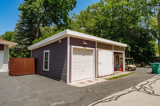 24026 W Oakwood LANE, Kansasville, WI 53139