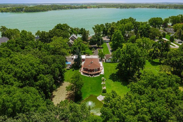 24026 W Oakwood LANE, Kansasville, WI 53139