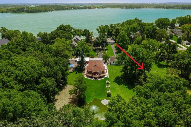 24026 W Oakwood LANE, Kansasville, WI 53139