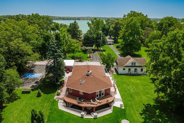 24026 W Oakwood LANE, Kansasville, WI 53139