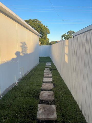 841 N 69th Ave, Hollywood, FL 33024