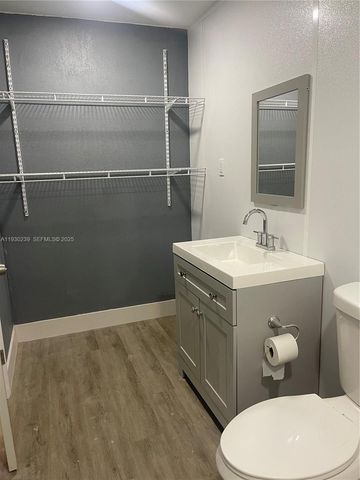 841 N 69th Ave, Hollywood, FL 33024