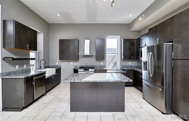 4253 Washington Boulevard C, St Louis, MO 63108