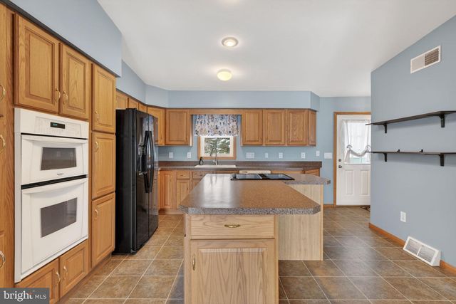 67 LAKEVIEW TER, Hanover, PA 17331