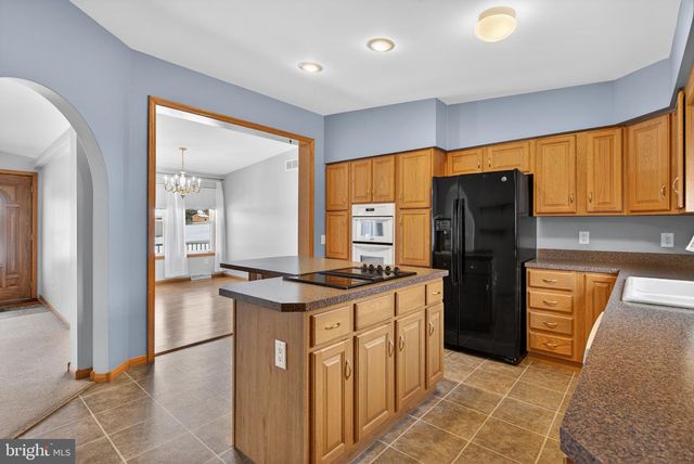 67 LAKEVIEW TER, Hanover, PA 17331